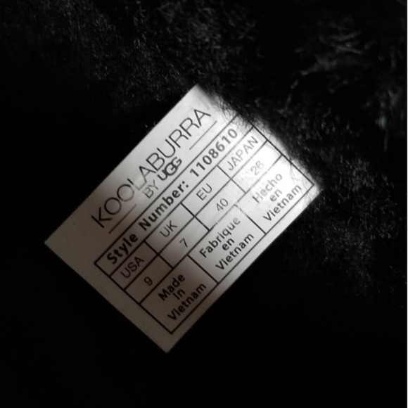 KOOLABURRA by UGG Andrah Short Black Suede Boot - Picture 7 of 8